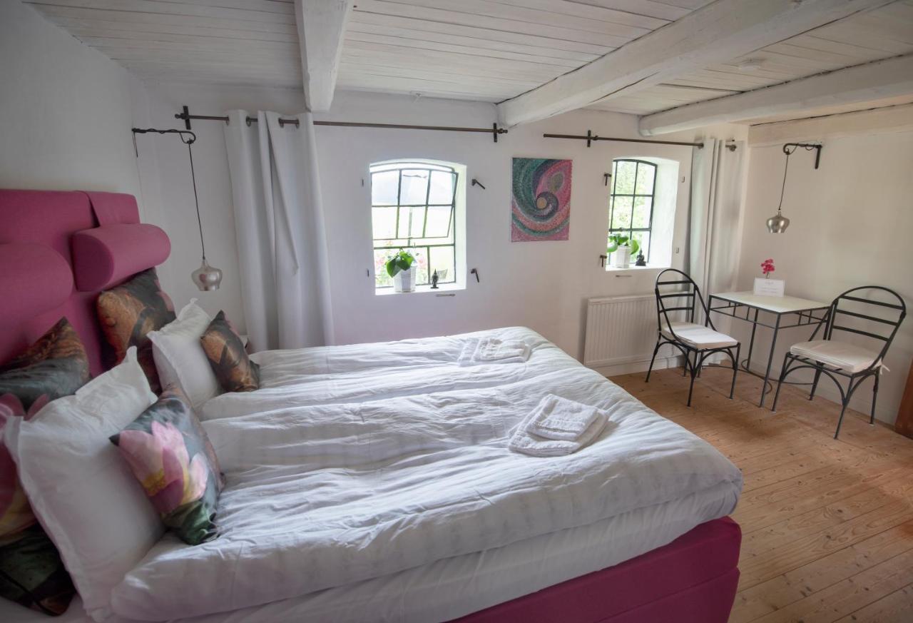 4B Oesterlen Bed & Breakfast Tomelilla Extérieur photo